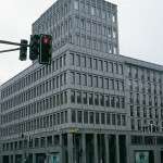 Friedrichstrasse 118 - suministro de las losas en bruto para revestimiento fachada pulida de "Pietra Serena Extra Dura del Bucine®"